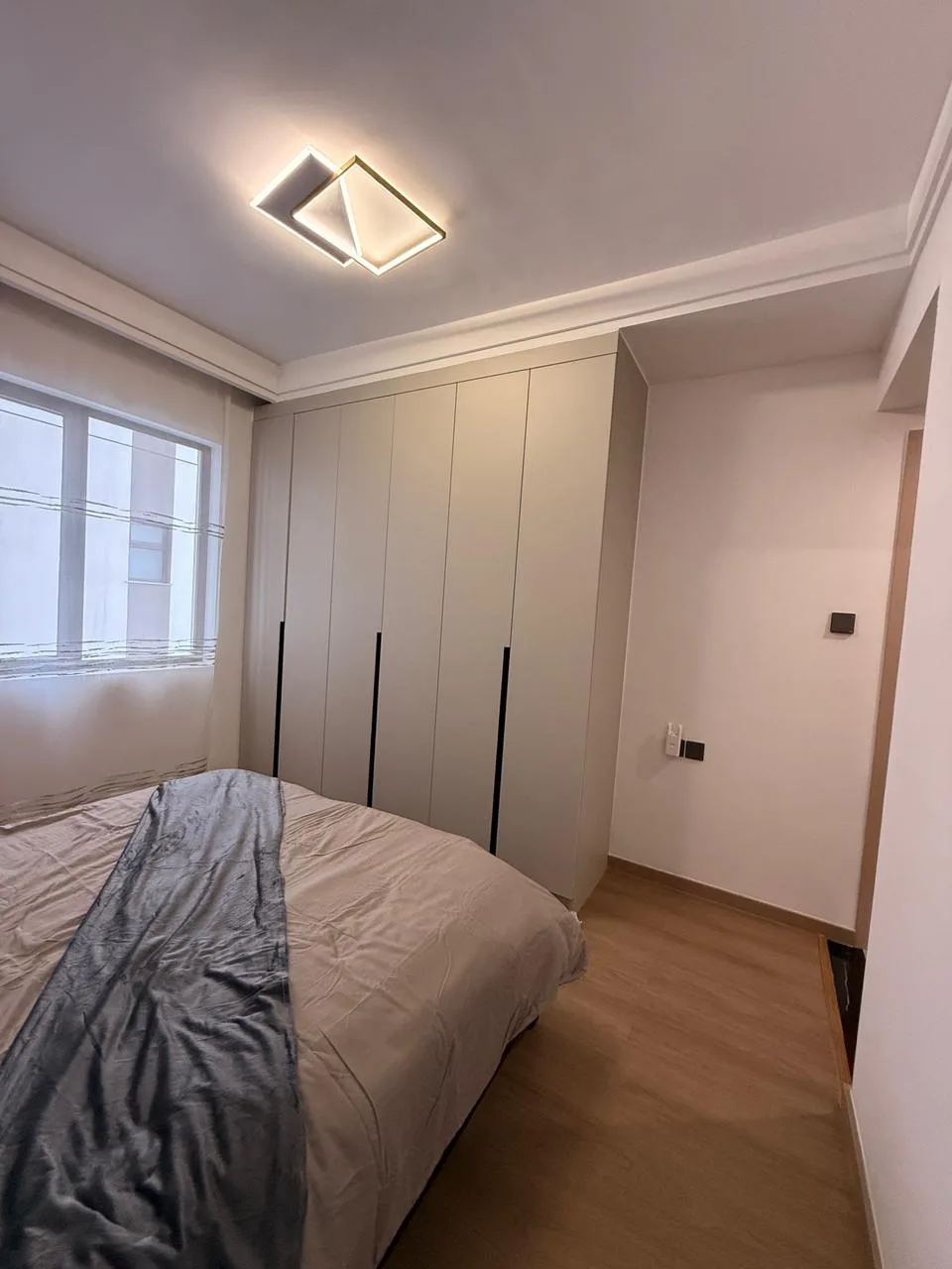 Furnished 3 Bedroom Apartment for Rent in Riverside apartment for rent in Riverside photo 3