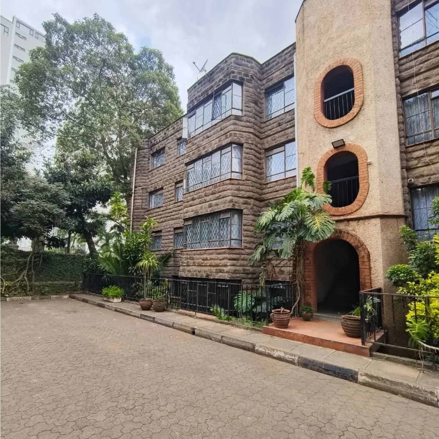 Yellow Hill Apartments in Lavington