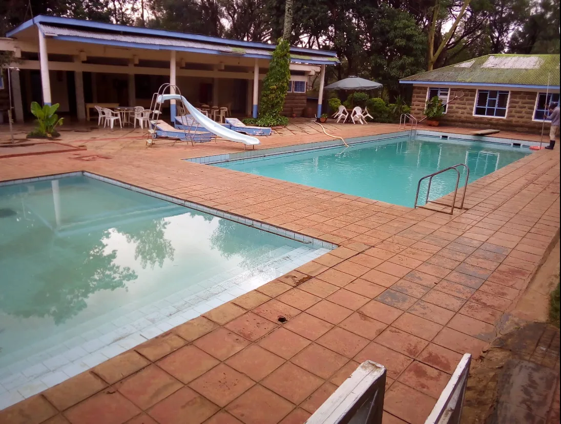 Hillcrest Close Estate thumbnail 4