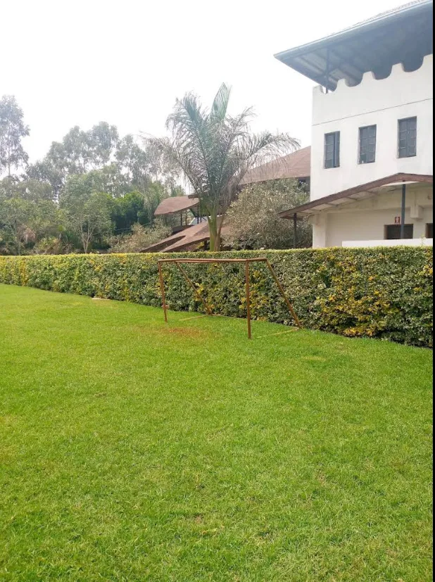 Hillcrest Close Estate thumbnail 5