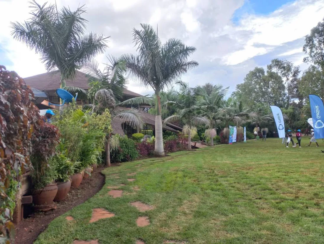 Hillcrest Close Estate thumbnail 6