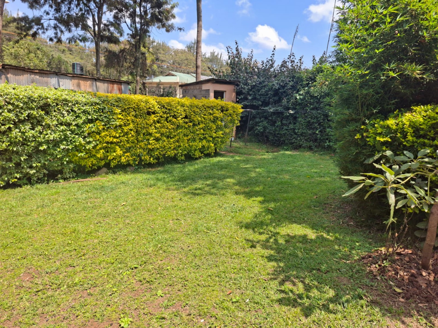 Karinde — Half Acre Plot Near Dagoretti Road - Commercial in Kikuyu photo