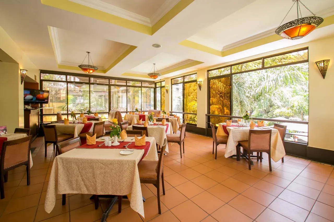 Waridi Paradise Hotel and Suites house in Kilimani photo 4