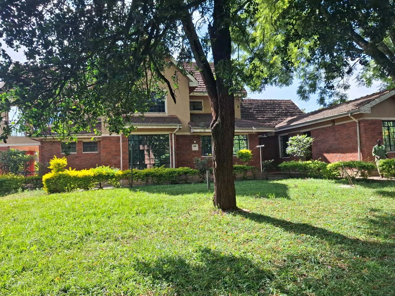 Lions Hut Gardens thumbnail 2