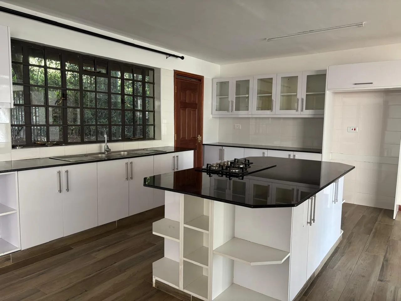 6 Bedroom House for Sale in Karen paod thumbnail 15