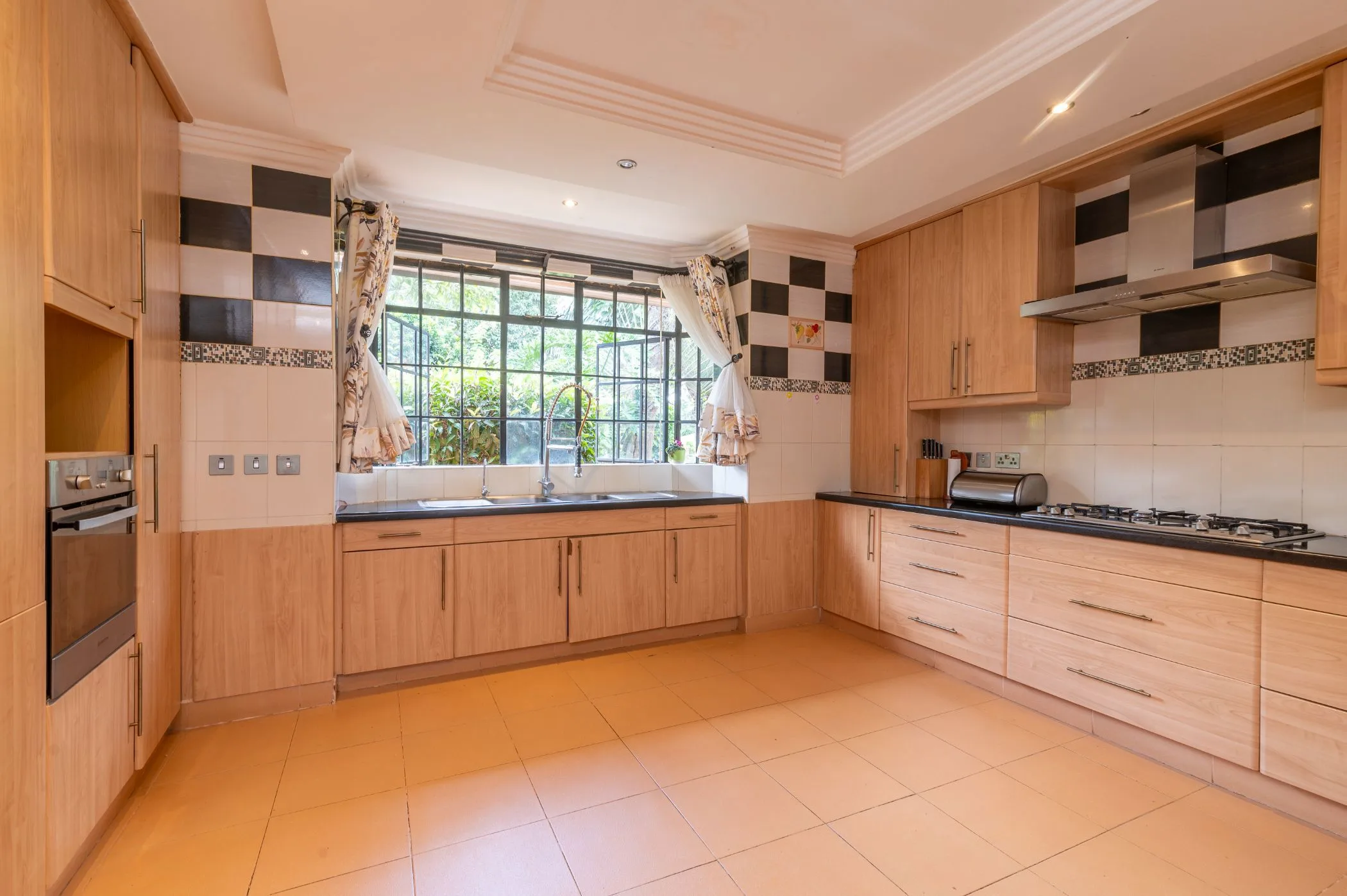 Ndege Gardens thumbnail 3