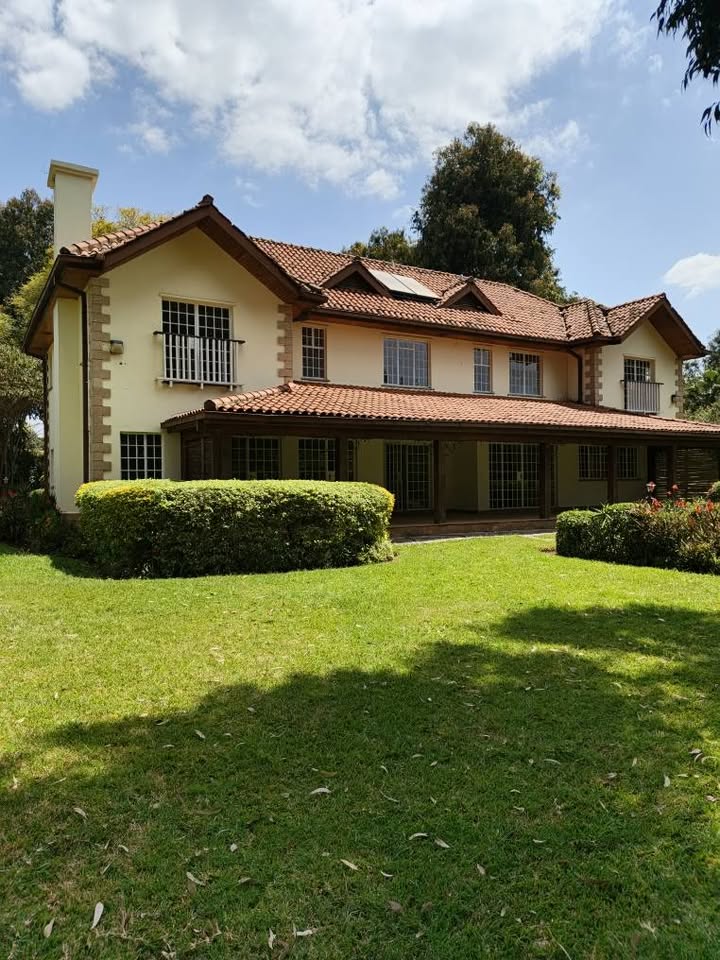 Hardy Manor thumbnail 3