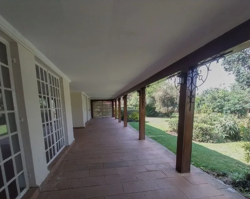 Hardy Manor thumbnail 4