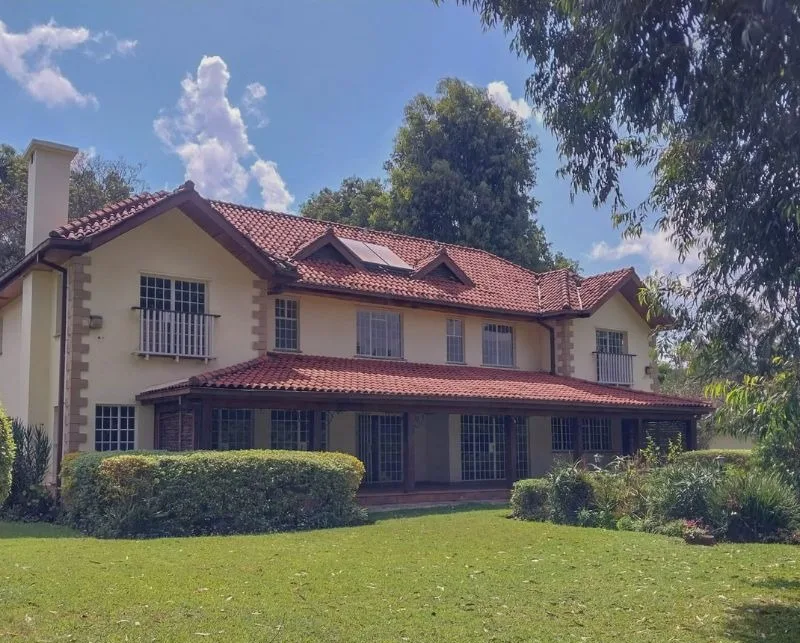 Hardy Manor thumbnail 6